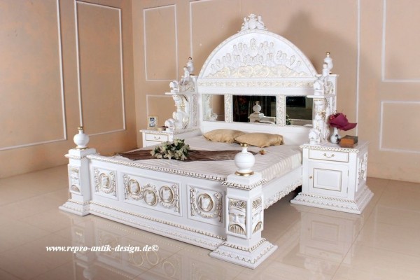 Barock Bett Königsbett mit Spiegel und Nachttisch, Repro-Antik-Design, Mahagoni Massiv Holz Gold Dekor exclusive ausgefallen 