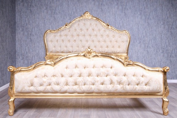Barock Bett Polstermöbel belegt mit Blattgold, Repro-Antik-Design, Mahagoni massiv holz, creme gold Stoffbezug, Holzschnitzerei 