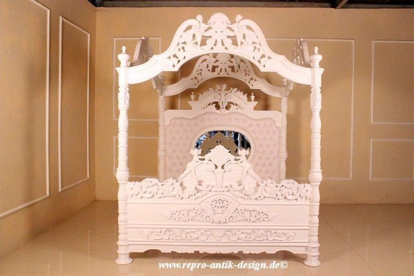 Barock Bett Himmelbett, Repro-Antik-Design, Mahagoni Massiv Holz ausgefallen exclusive  mit Engel
